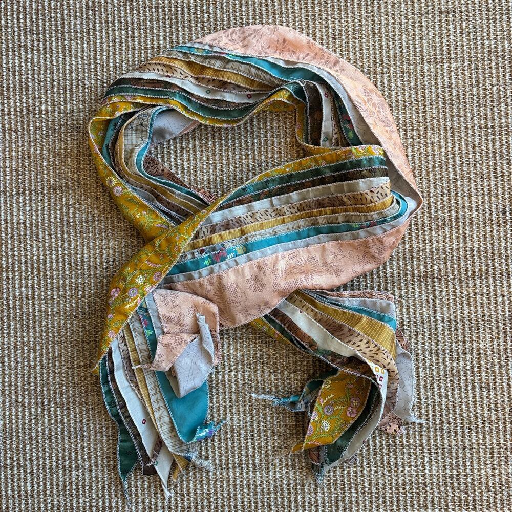 🌿 100% Silk Kantha Patchwork Scarf - image 1